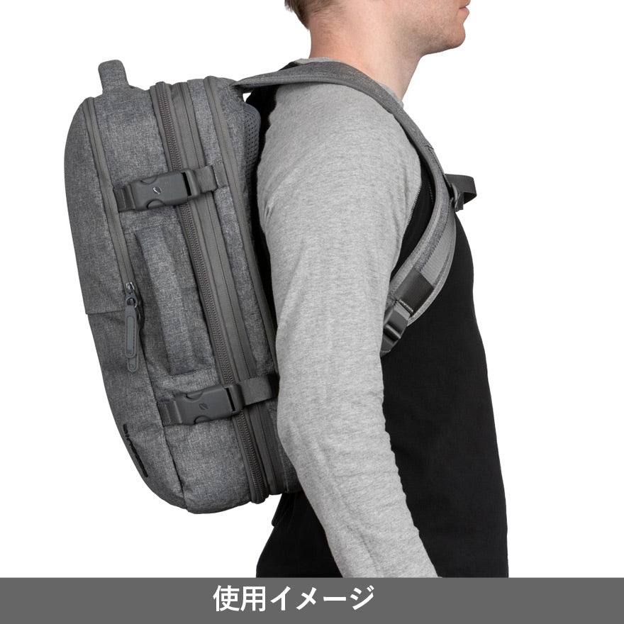 インケース EOトラベル バックパック CL90004 ＜使用イメージ（グレー）＞[ Incace EO Travel Backpack ］【出張・旅行用】